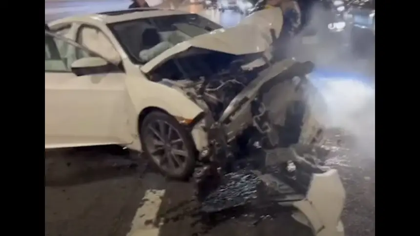 بالفيديو..سائق سيارة متهور يتسبب في كارثة داخل نفق